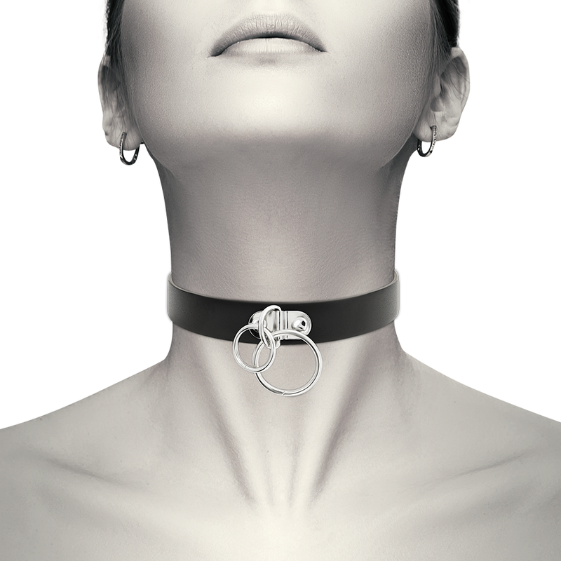 COQUETTE CHIC DESIRE - DOUBLE RING COLLAR MADE FROM VEGAN LEATHER