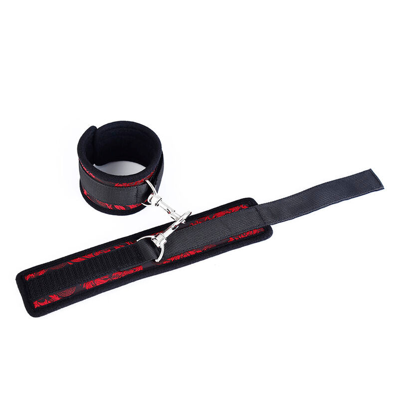 OHMAMA FETISH - MENOTTES DE POIGNET SCANDAL