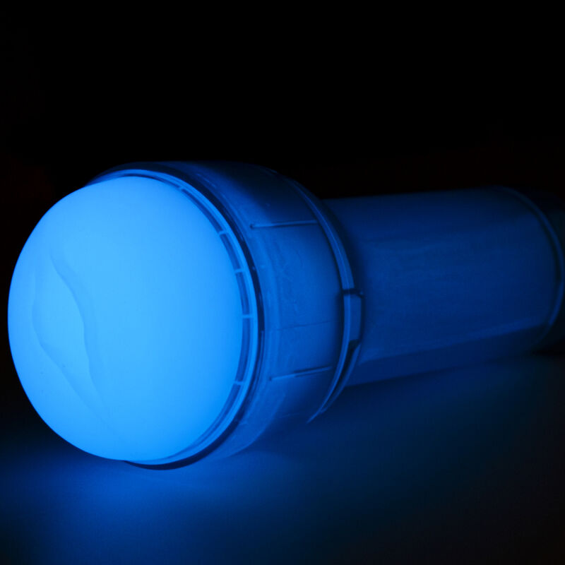 KIIROO - VOEL EEN GLOW-IN-THE-DARK STROKER