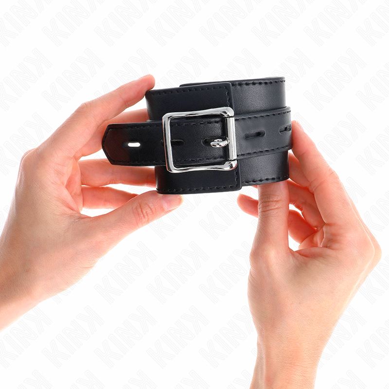 KINK - ZWARTE POLSMANCHETTEN MET ZWARTE RIEM VERSTELBAAR 17-28 CM X 6 CM