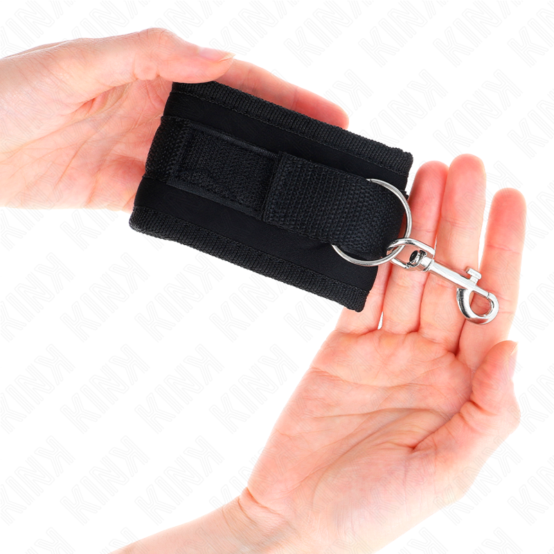 KINK - MENOTTES EN NYLON AVEC FERMETURE VELCRO, NOIRES, MODÈLE 2, RÉGLABLES, 18-35 CM X 6 CM