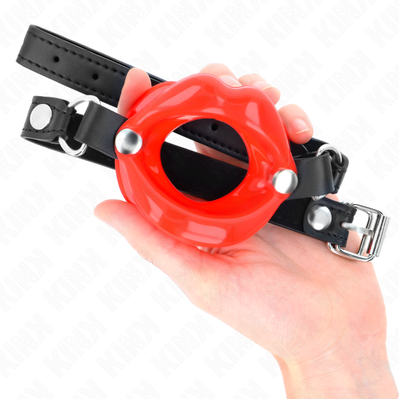 KINK - LIP 8 CM GAG MET RODE KUNSTSTOF RIEM 63 x 2 CM VERSTELBAAR 39-58 CM